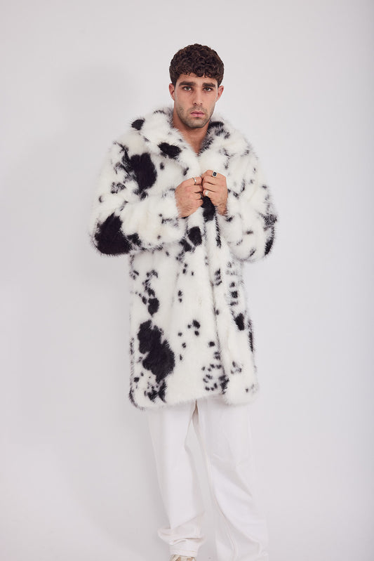 The Coat NH + בלי כובע פרה שחור לבן