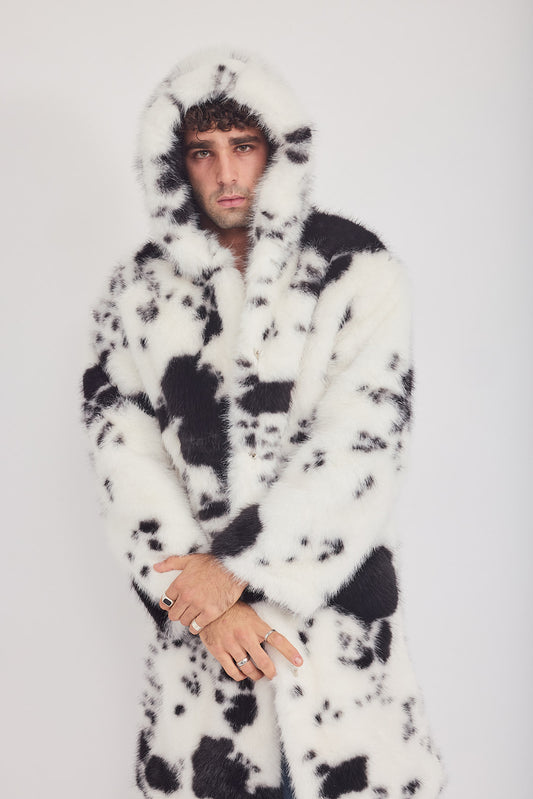 The Coat WH + עם כובע פרה שחור לבן