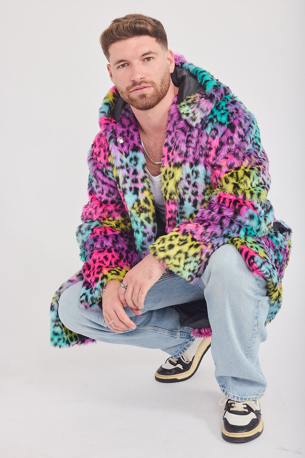 The Coat WH + עם כובע נמר צבעוני