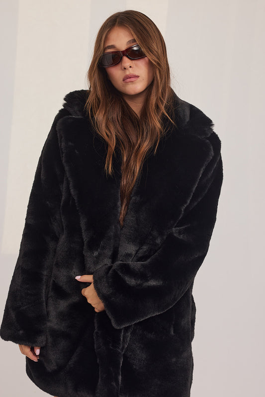 The Coat NH - בלי כובע ראביט שחור