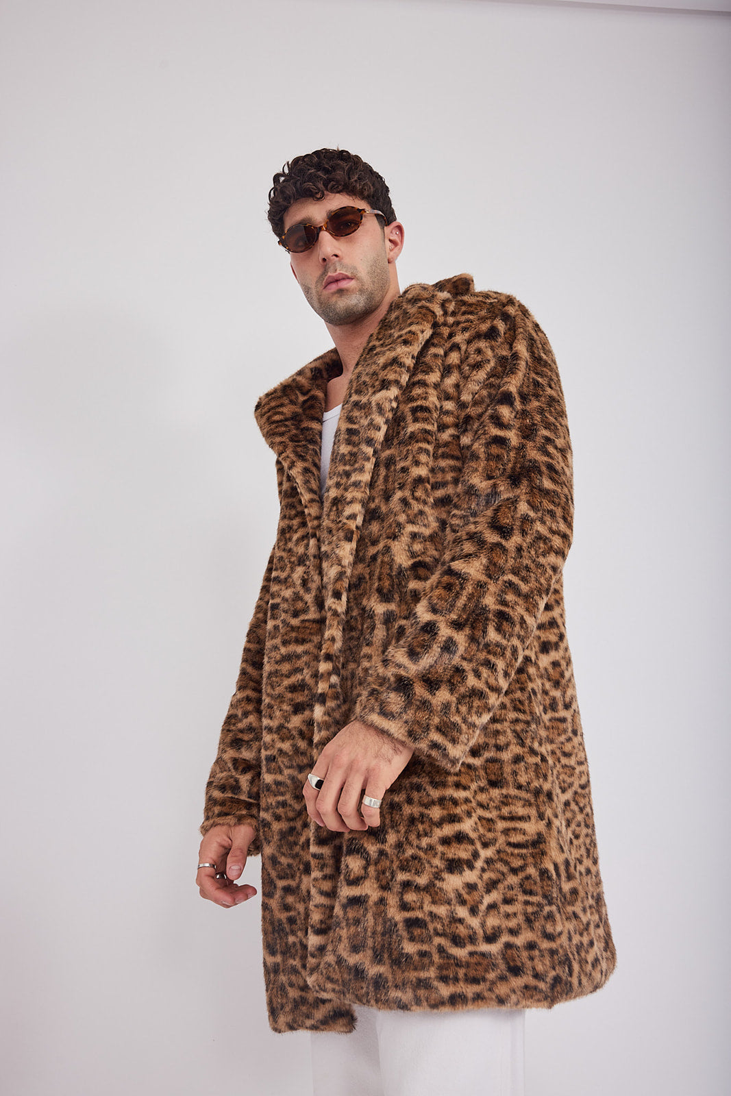 The Coat NH + בלי כובע מנומר