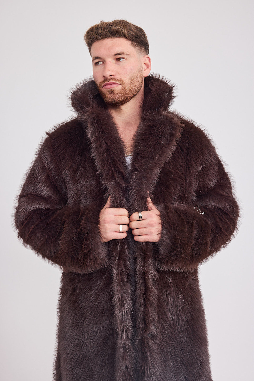 The Coat NH + בלי כובע סופי חום כהה