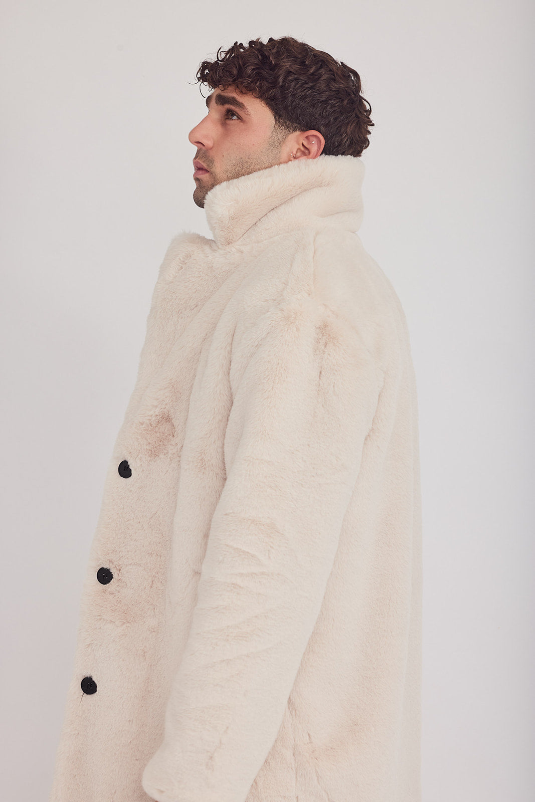 The Coat NH + בלי כובע ראביט בז׳