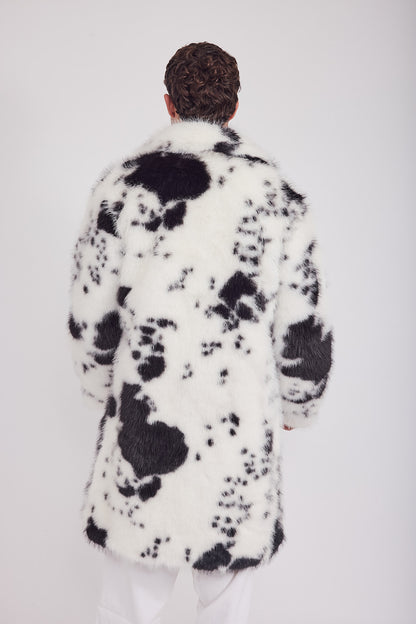 The Coat NH + בלי כובע פרה שחור לבן