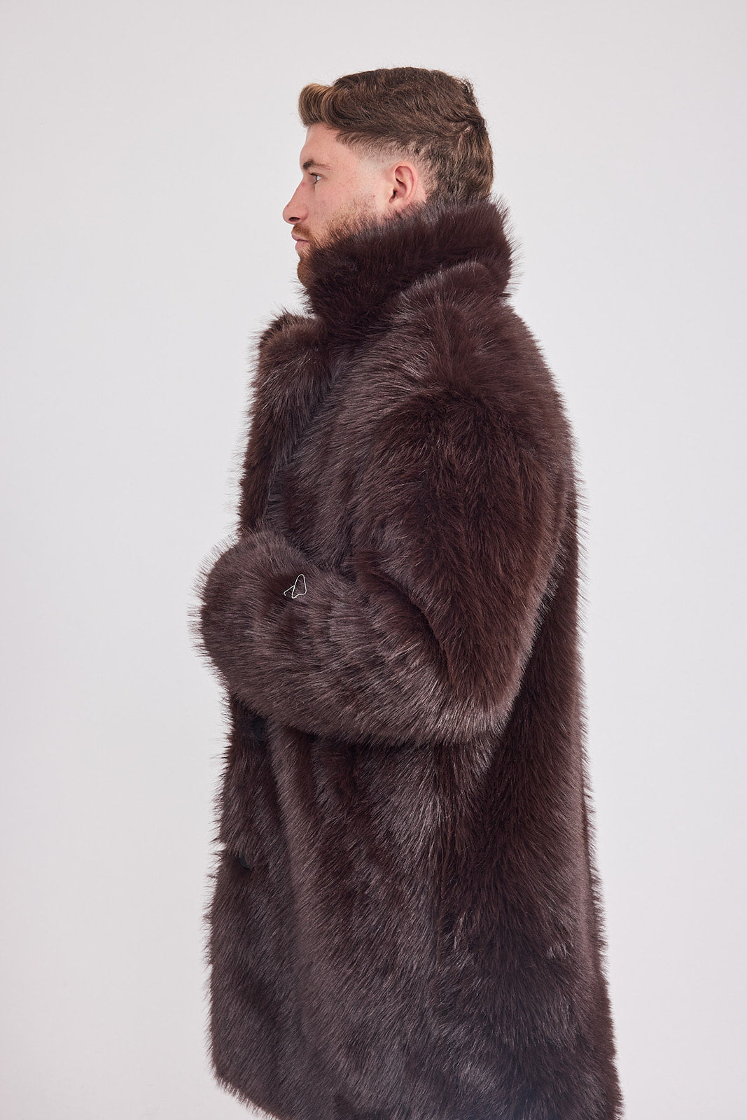 The Coat NH + בלי כובע סופי חום כהה