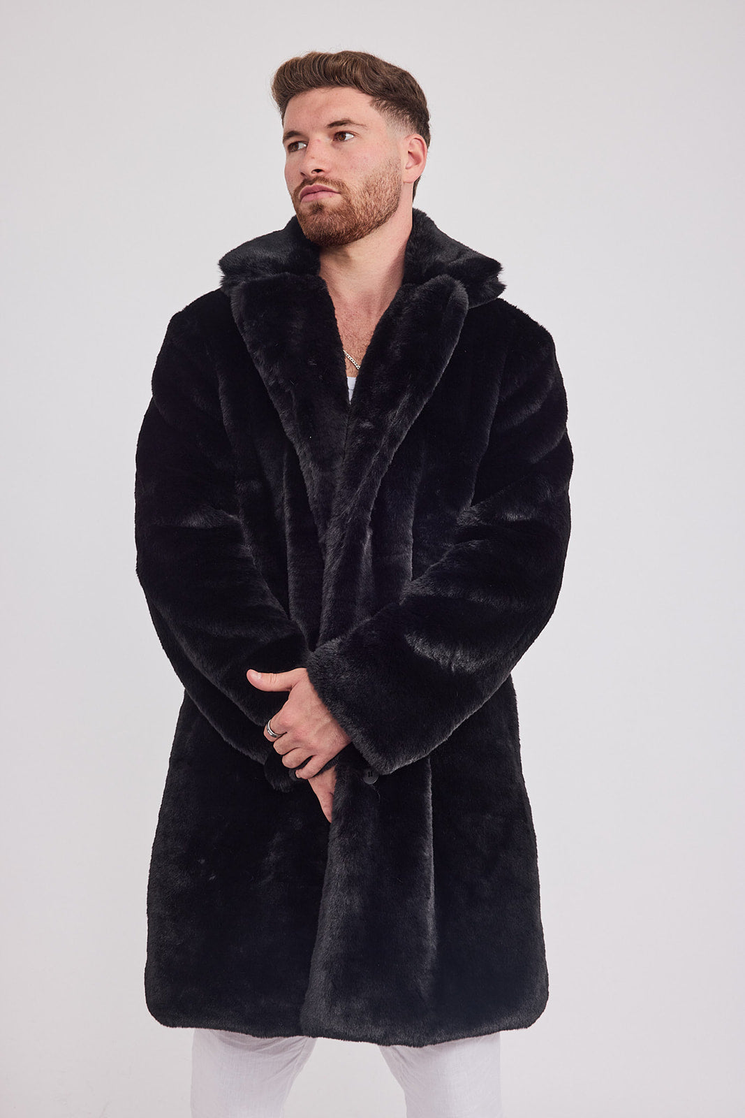 The Coat NH + בלי כובע ראביט שחור