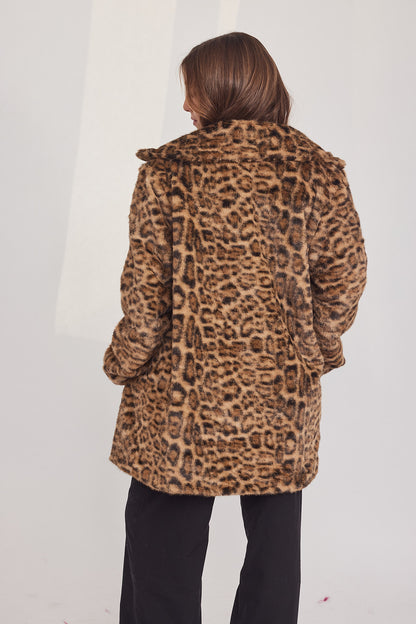 The Coat NH - בלי כובע מנומר