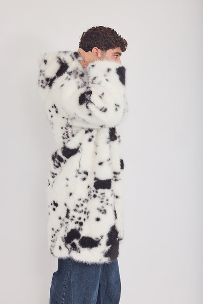 The Coat WH + עם כובע פרה שחור לבן