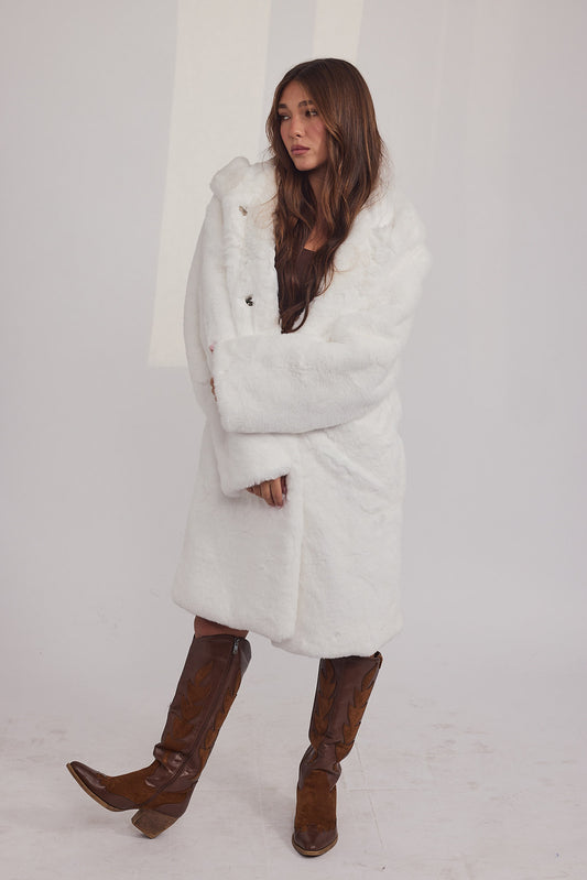 The Coat WH - עם כובע ראביט לבן