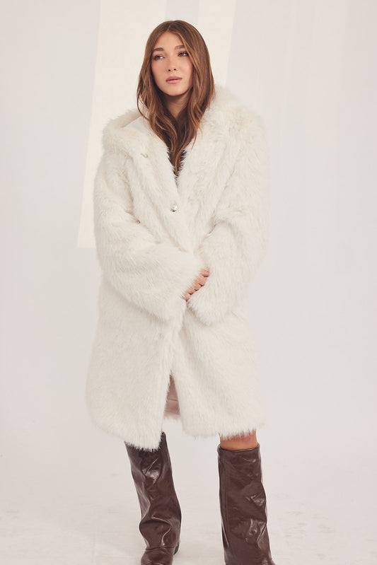 The Coat WH - עם כובע סופי לבן