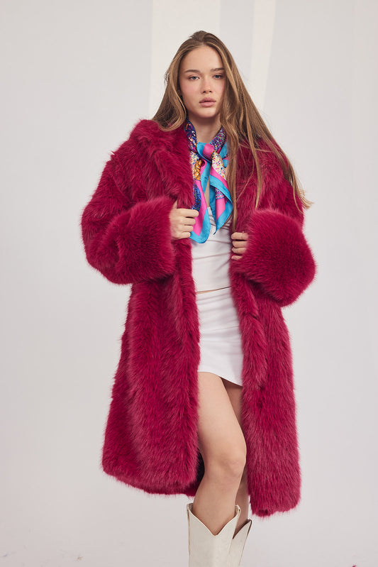 The Coat WH - עם כובע סופי ורוד חם