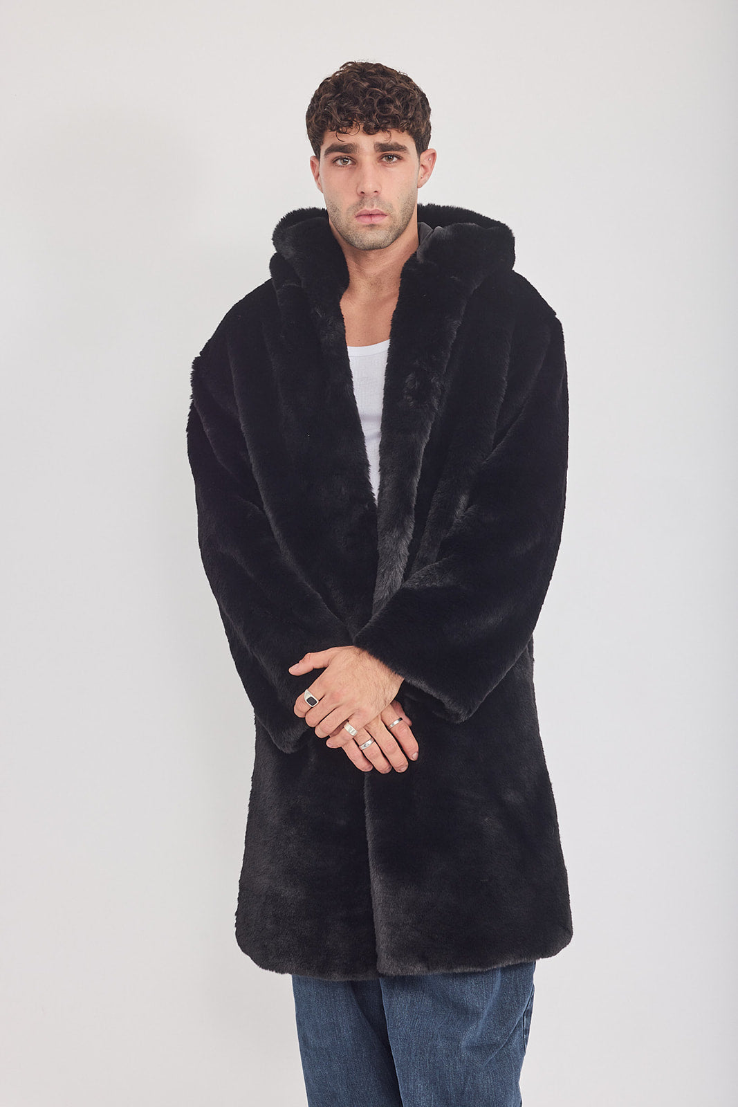 The Coat WH + עם כובע ראביט שחור