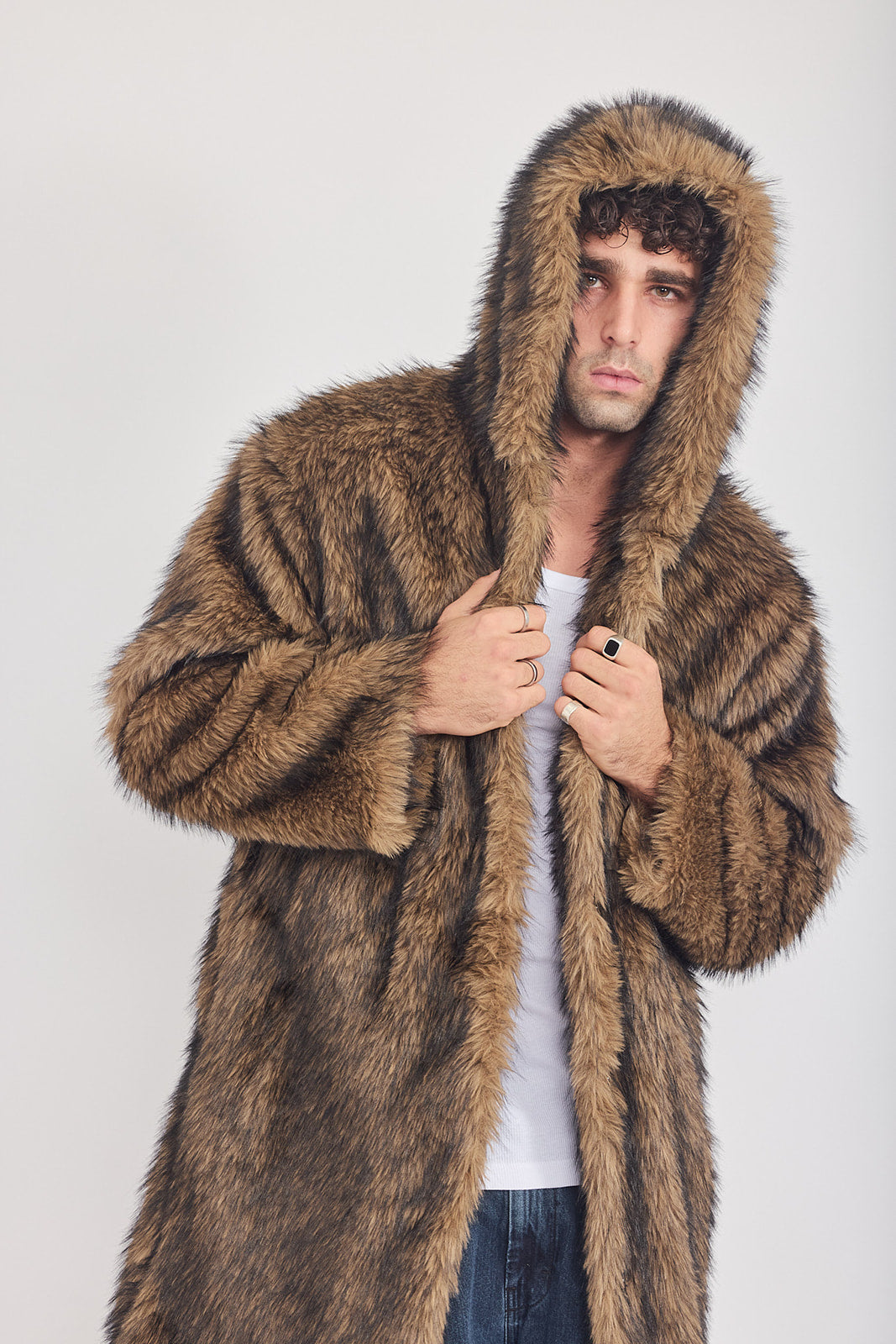 The Coat WH + עם כובע שועל חום