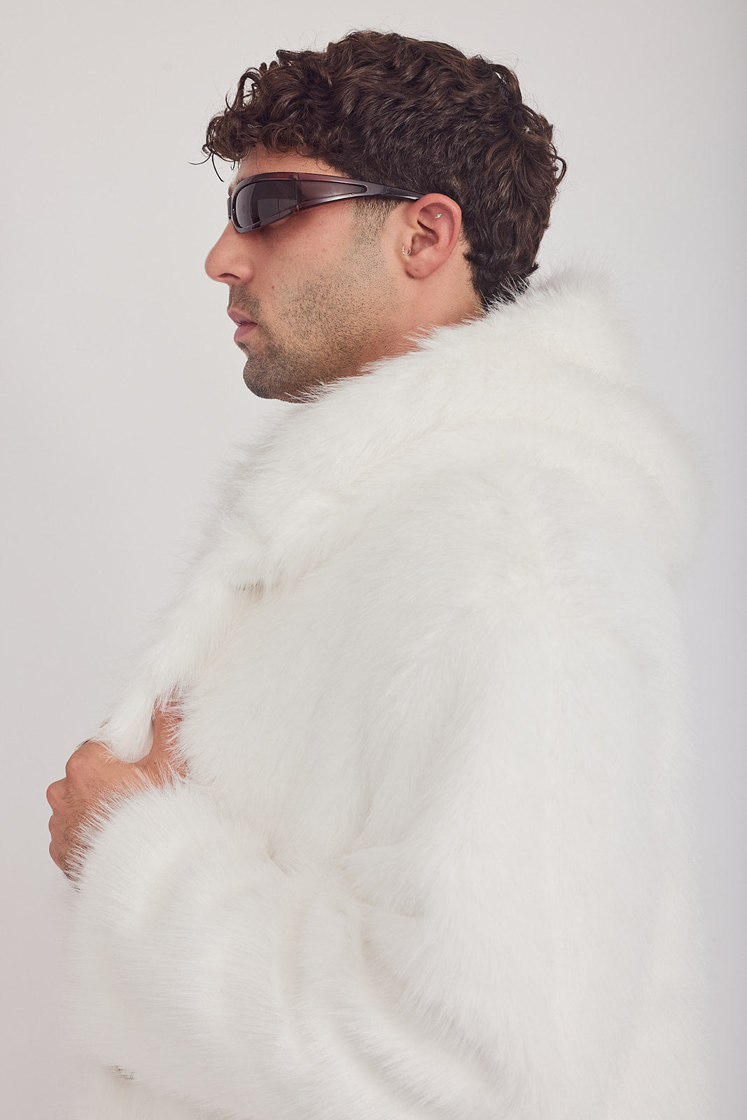The Coat WH + עם כובע סופי לבן
