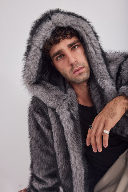 The Coat WH + עם כובע שועל אפור